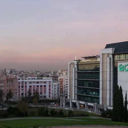 Traditional With Garden * Lisboa