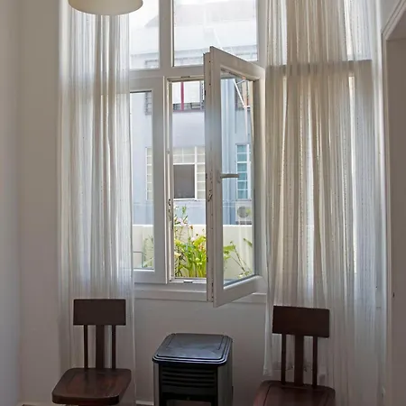 Traditional With Garden 度假居